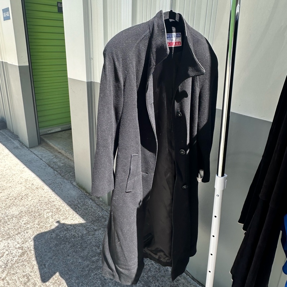 Classic Black Trench Coat with Tailored Design